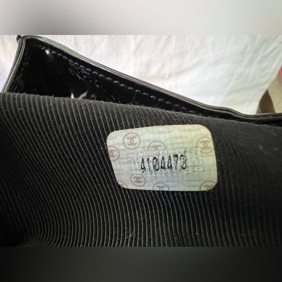 ✨Authentic Chanel Vintage Drawstring CC Bucket Patent Leather Bag✨ - Picture 7 of 16